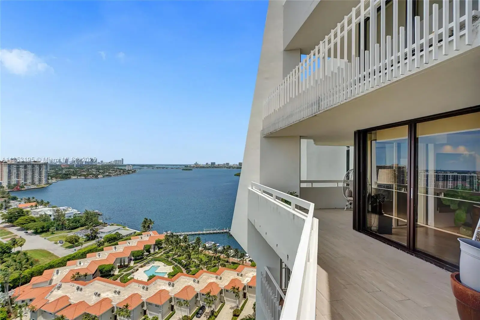 2 bedroom 2 bath Residential for sale at 4000 Towerside Ter, Miami FL 33138
