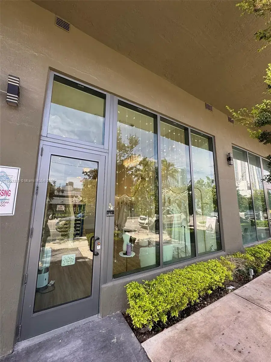 Commercial Sale for sale at 2220 NE 2nd Ave, Miami FL 33137