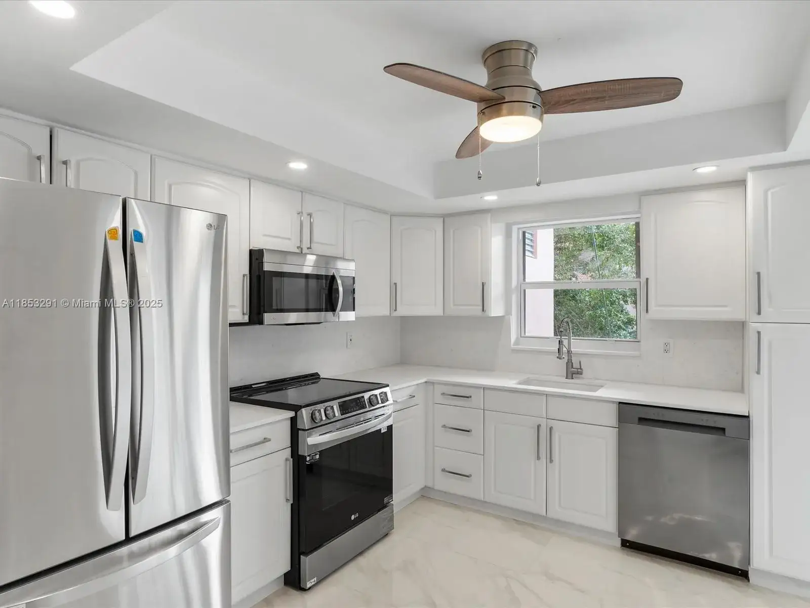 2 bedroom 2 bath Residential for sale at 200 NE 12th Ave # 7C, Hallandale Beach FL 33009