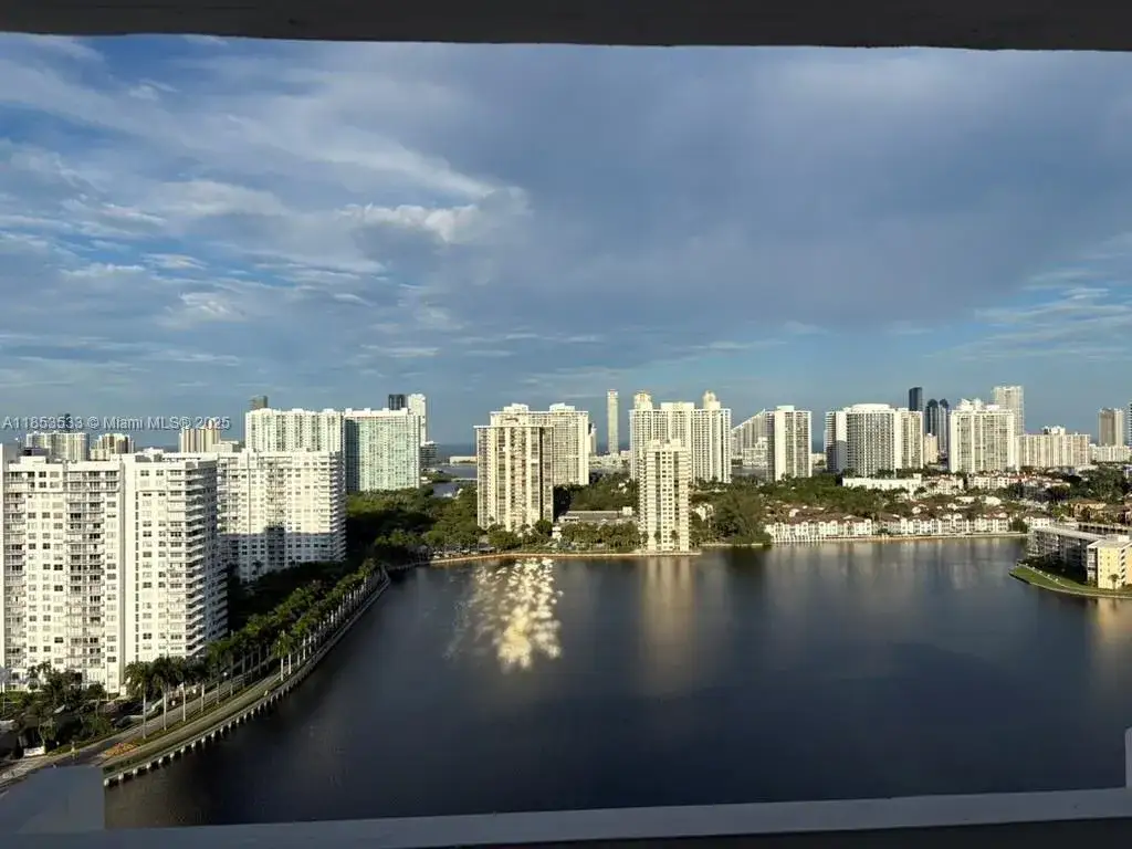 2 bedroom 2 bath Residential Lease for rent at 2750 NE 183rd St # 2510, Aventura FL 33160