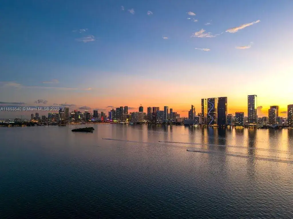 4 bedroom 5 bath Residential for sale at 700 Ne 24th St # 4507, Miami FL 33137
