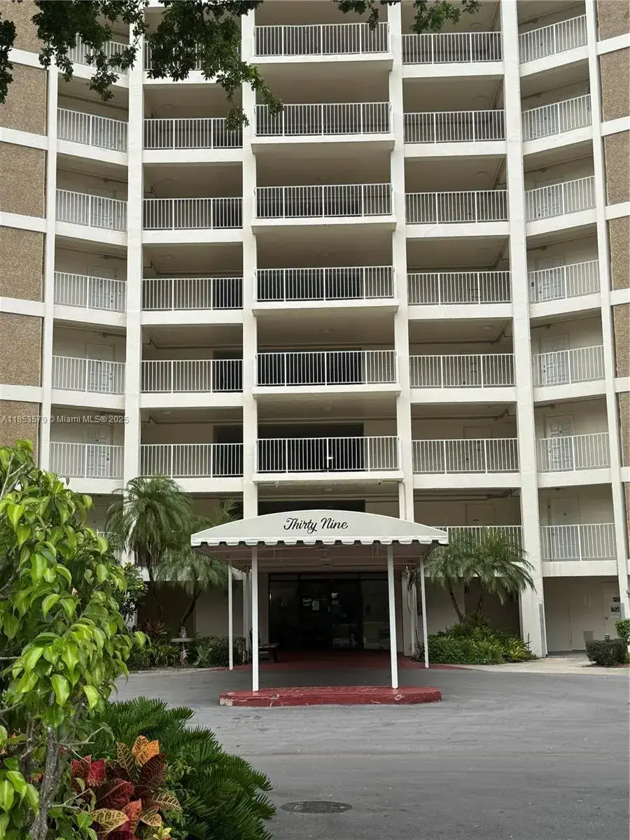 2 bedroom 2 bath Residential Lease for rent at 2940 N Course Dr # 509, Pompano Beach FL 33069