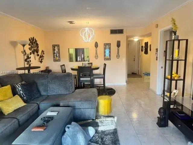 1 bedroom 1 bath Residential for sale at 4270 NW 40th St # 306, Lauderdale Lakes FL 33319