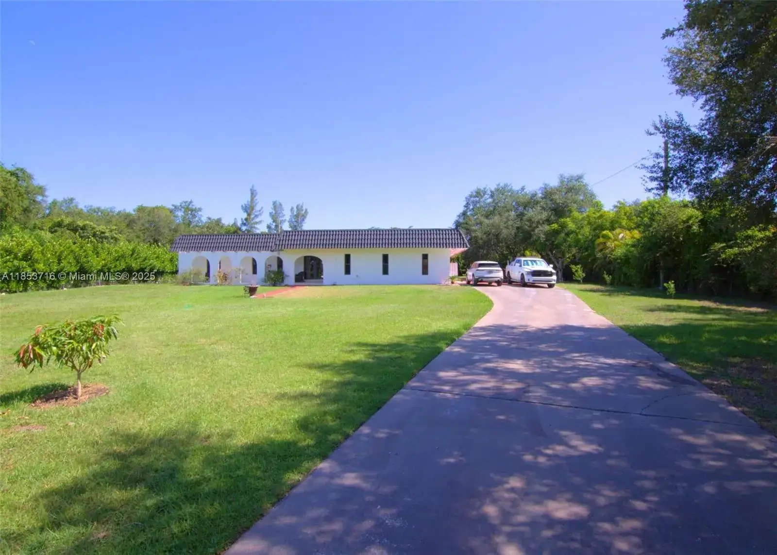 3 bedroom 2 bath Residential for sale at 15200 SW 268th St, Homestead FL 33032
