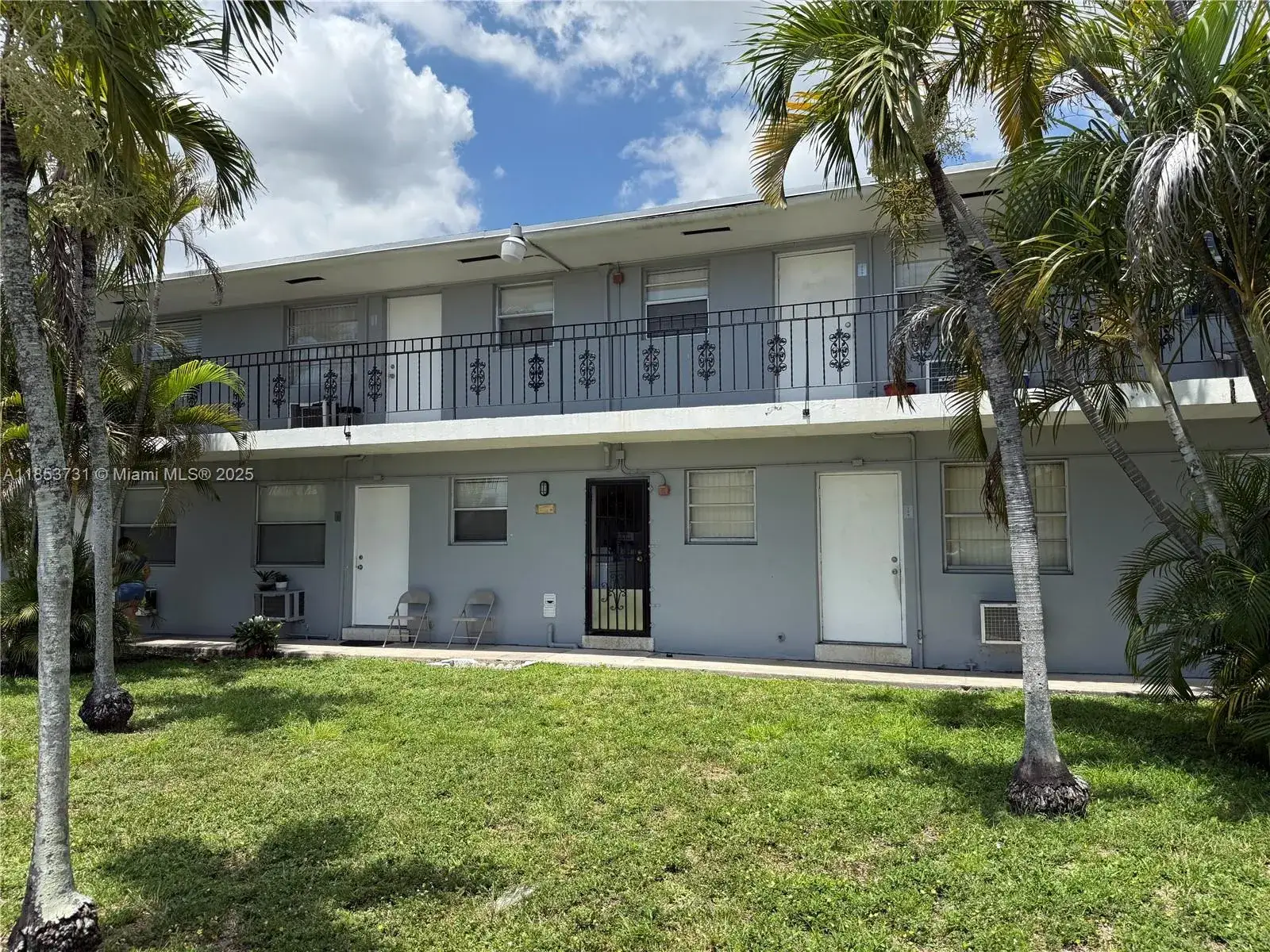 1 bedroom 1 bath Residential Lease for rent at 519 SW 27th Ave # 207, Fort Lauderdale FL 33312