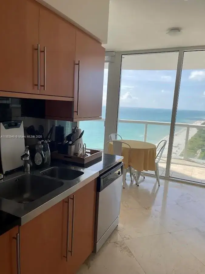 1 bedroom 2 bath Residential Lease for rent at 6365 Collins Ave # 3404, Miami Beach FL 33141