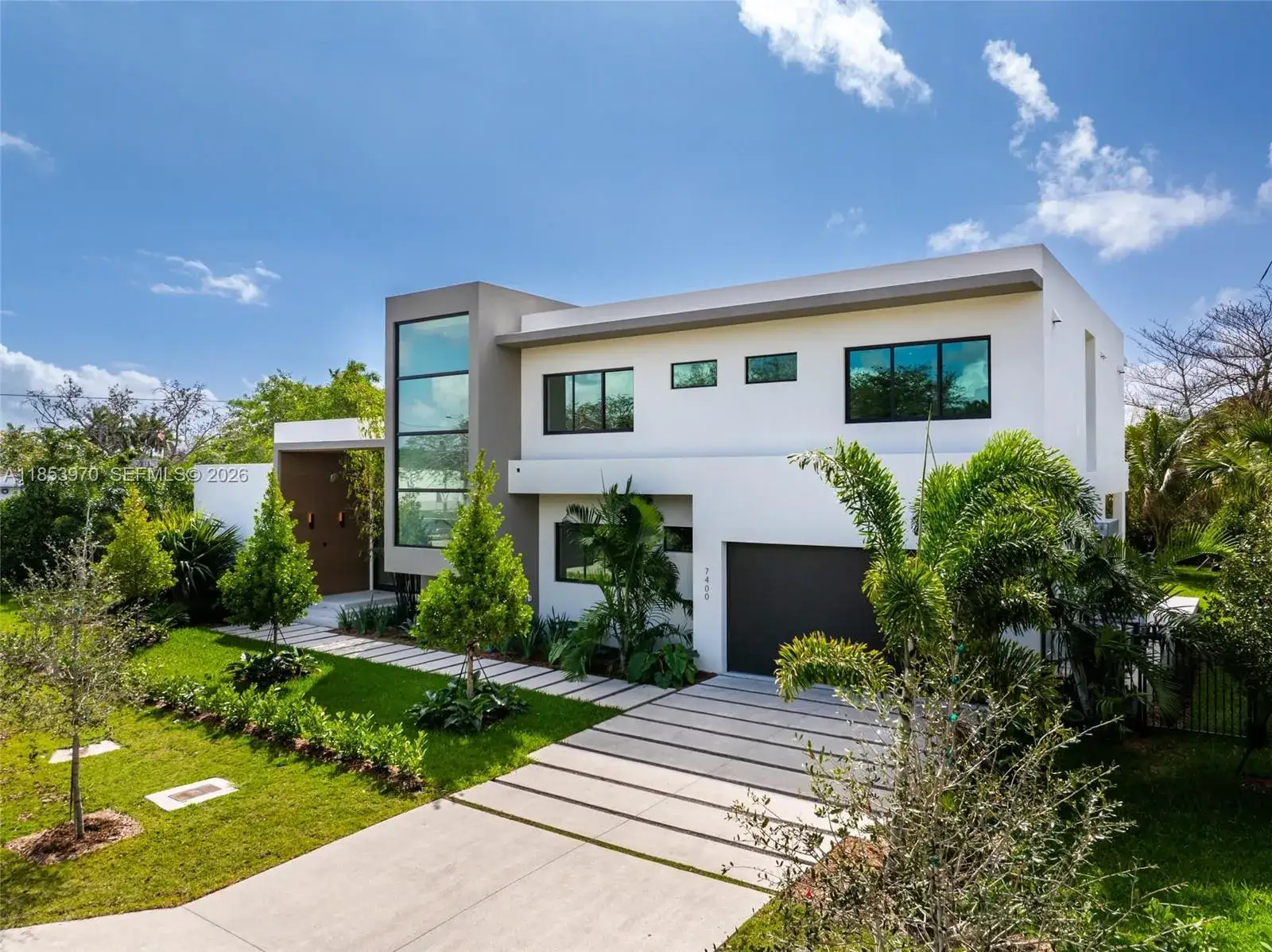 6 bedroom 6 bath Residential for sale at 7400 SW 127th St, Pinecrest FL 33156