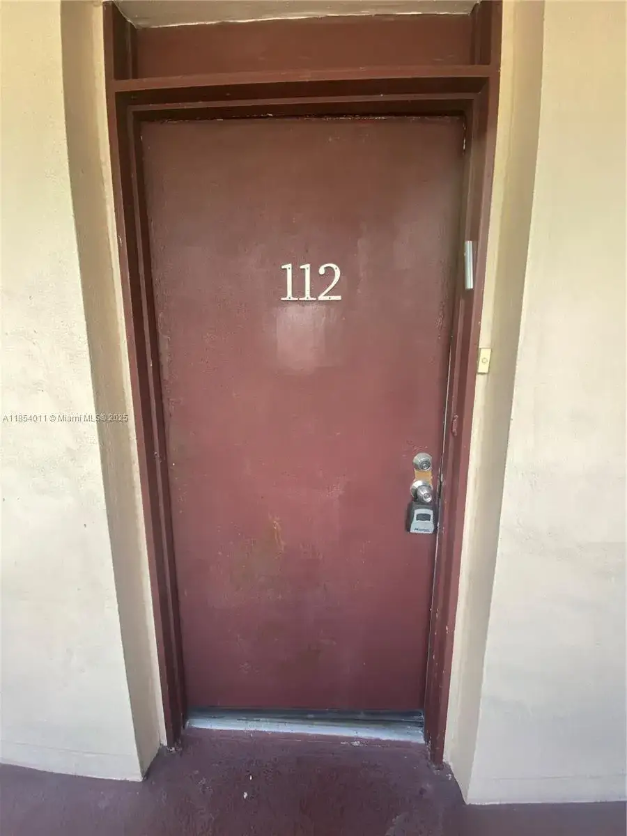 2 bedroom 2 bath Residential for sale at 3301 N Country Club Dr # 112, Aventura FL 33180