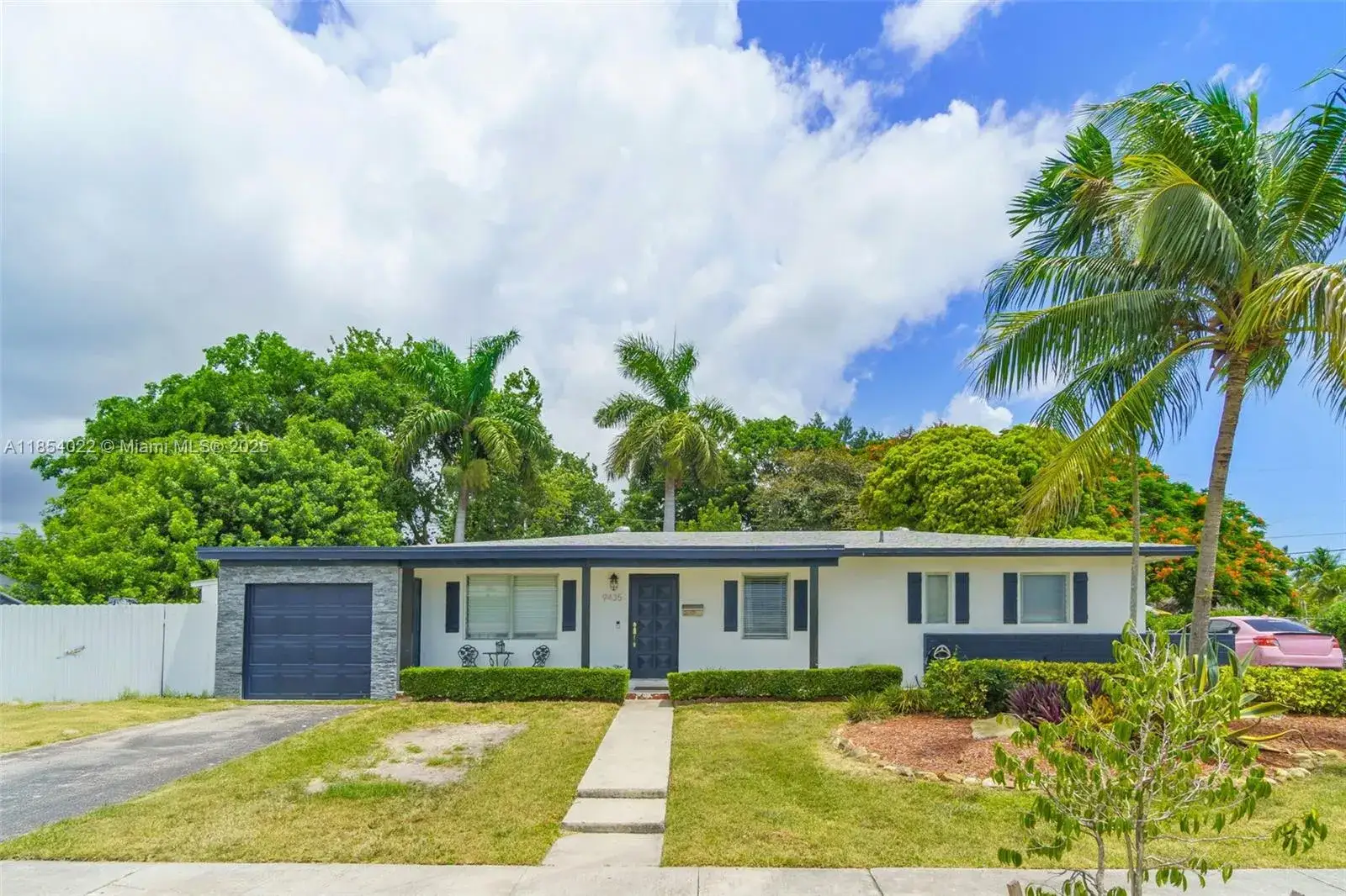 3 bedroom 2 bath Residential for sale at 9435 SW 181st Ter, Palmetto Bay FL 33157