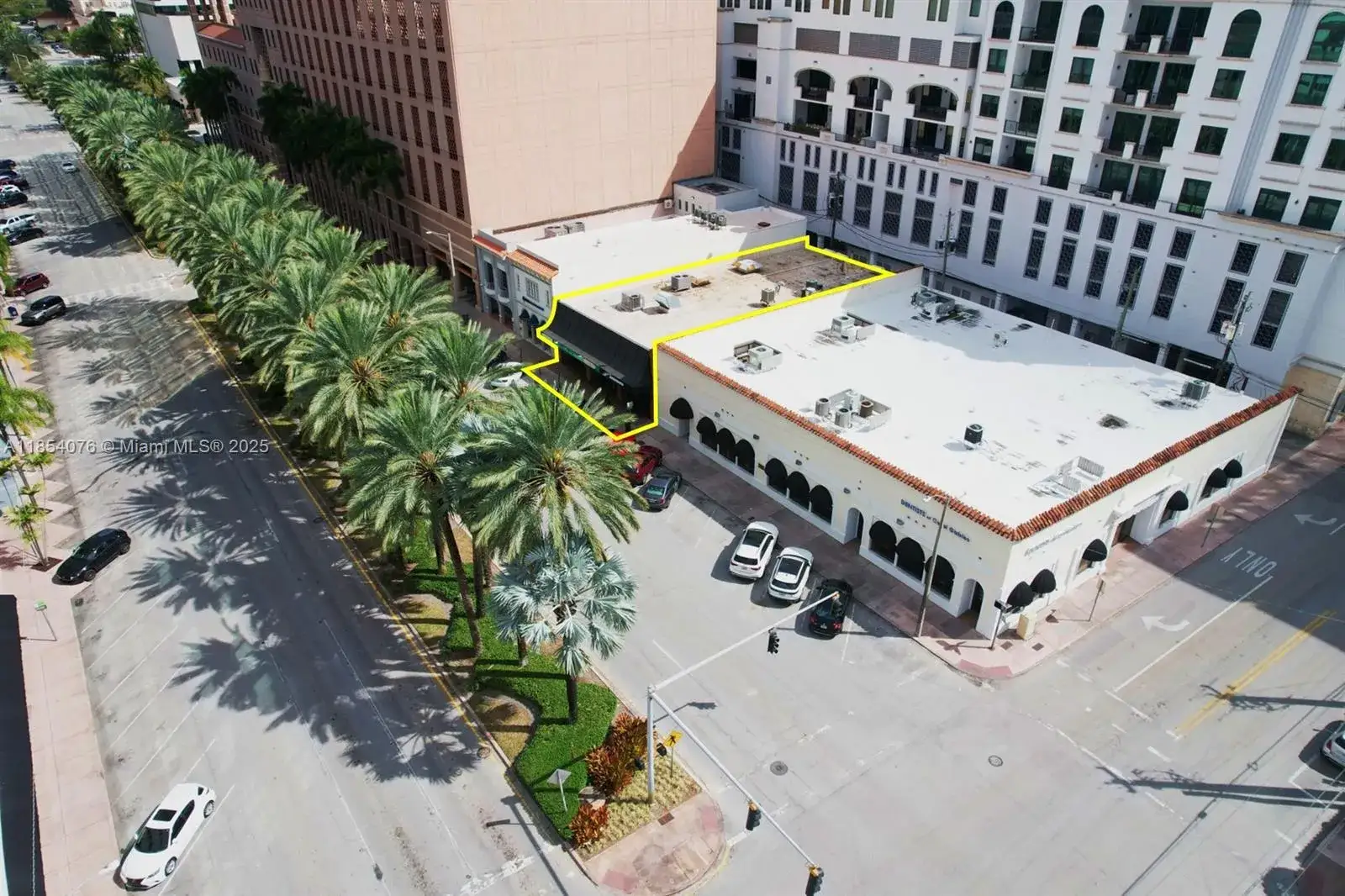 Commercial Sale for sale at 274 Alhambra Cir, Coral Gables FL 33134