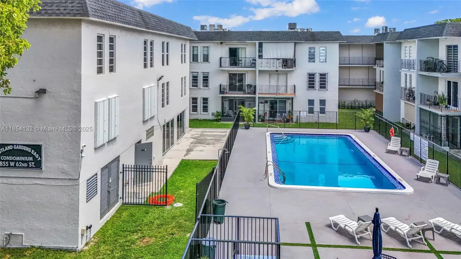 2 bedroom 2 bath Residential for sale at 1855 W 62nd St # 306, Hialeah FL 33012