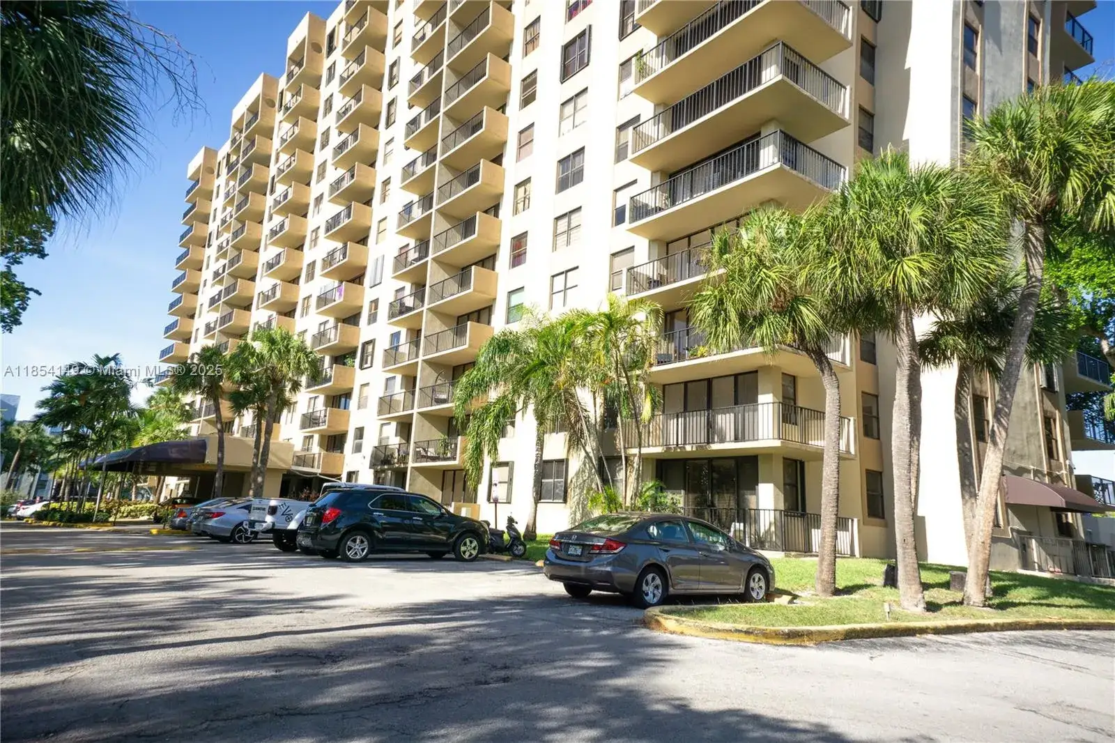 2 bedroom 2 bath Residential for sale at 1470 NE 123rd St # A1415, North Miami FL 33161