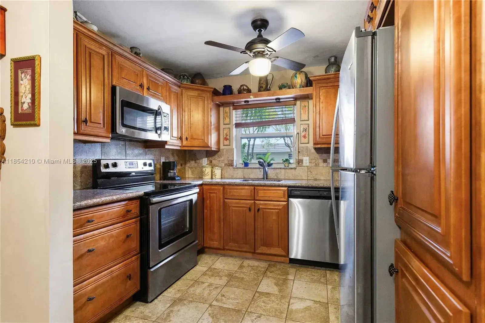 2 bedroom 2 bath Residential for sale at 1425 Arthur St # 205A, Hollywood FL 33020