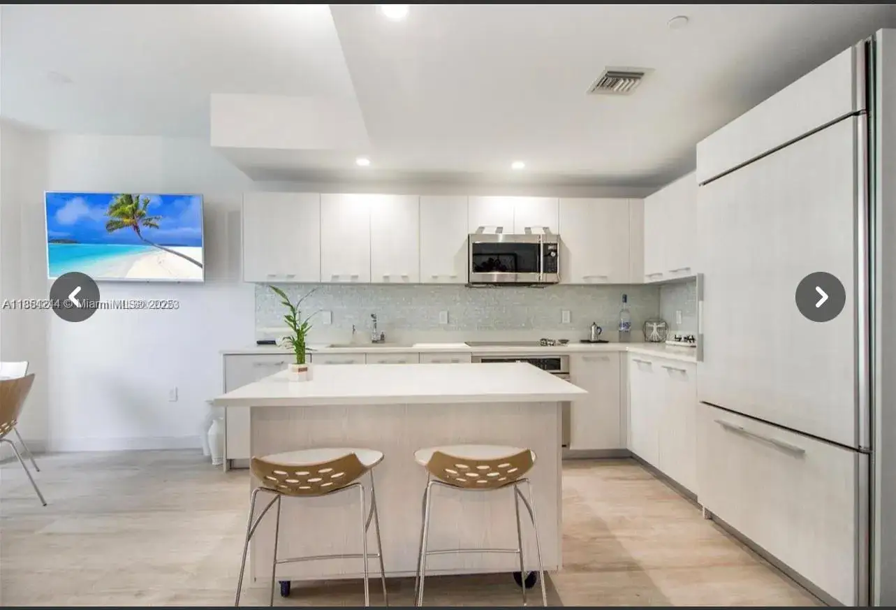 1 bedroom 1 bath Residential for sale at 55 SW 9th St # 3802, Miami FL 33130