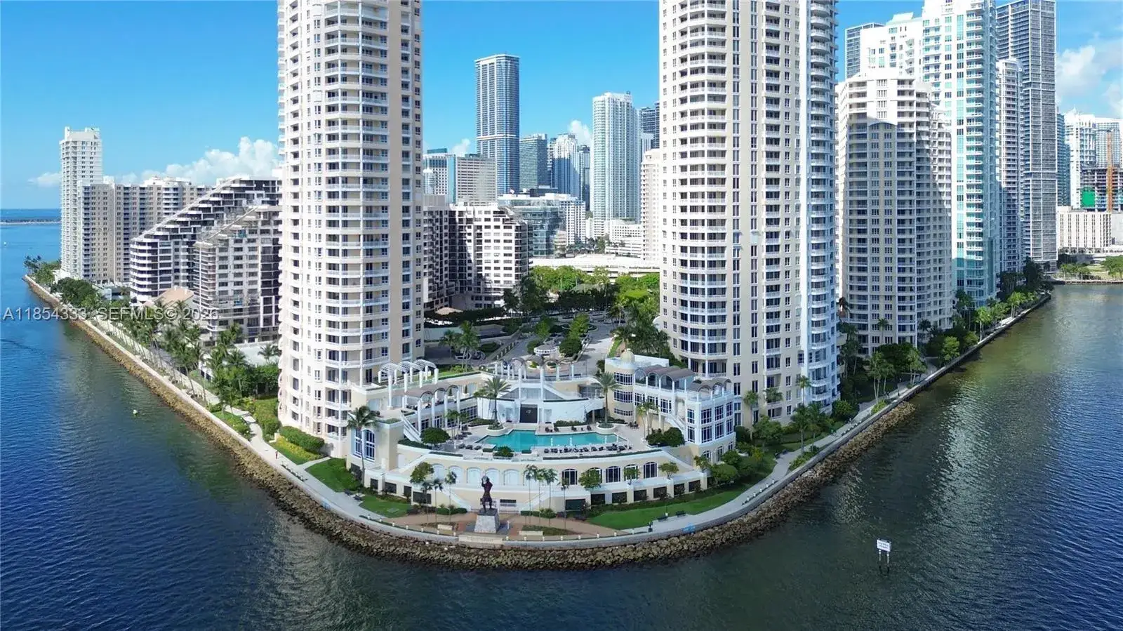 2 bedroom 2 bath Residential Lease for rent at 848 Brickell Key Dr # 306, Miami FL 33131