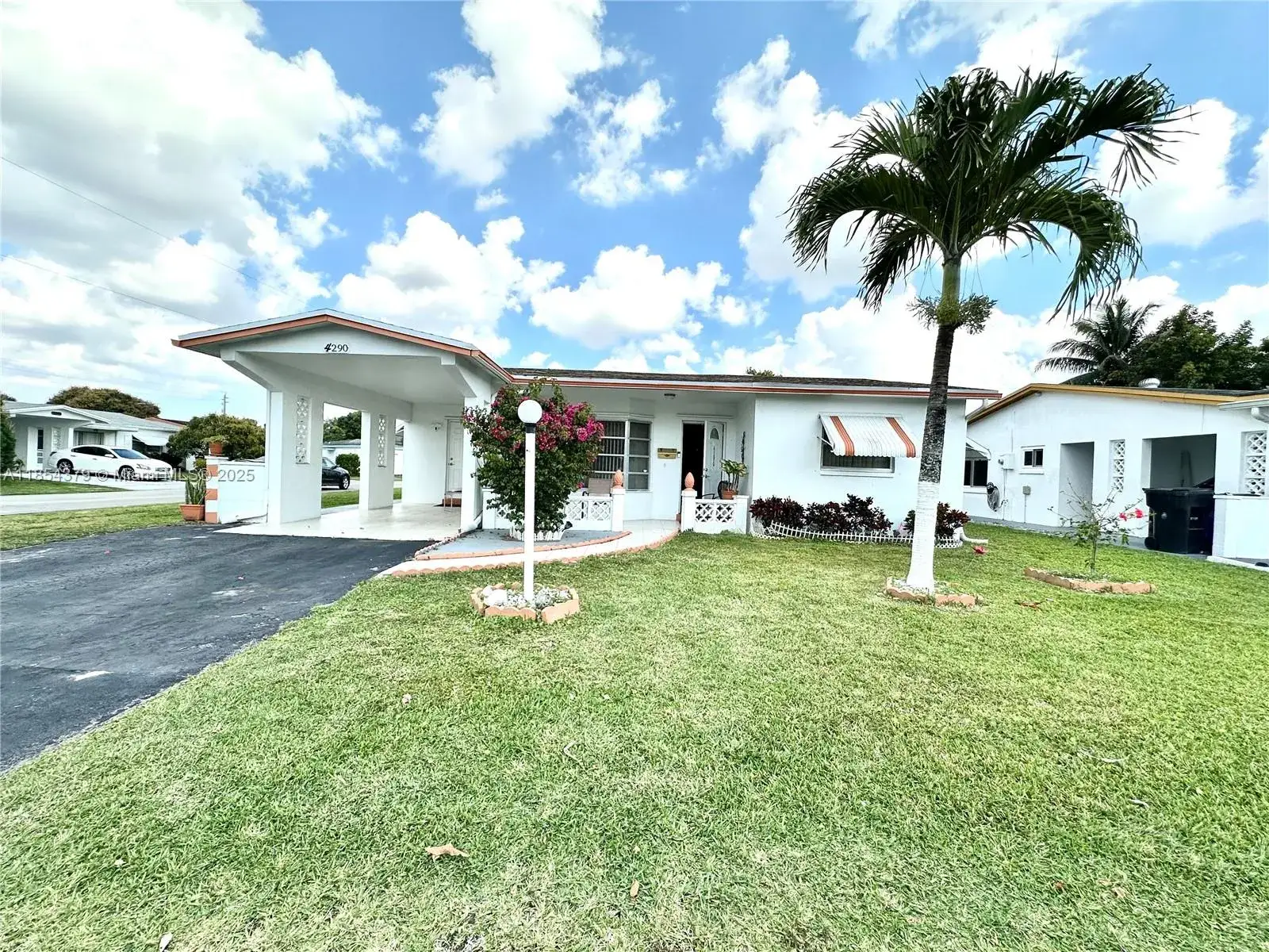 3 bedroom 2 bath Residential for sale at 4290 NW 49th Ter, Lauderdale Lakes FL 33319
