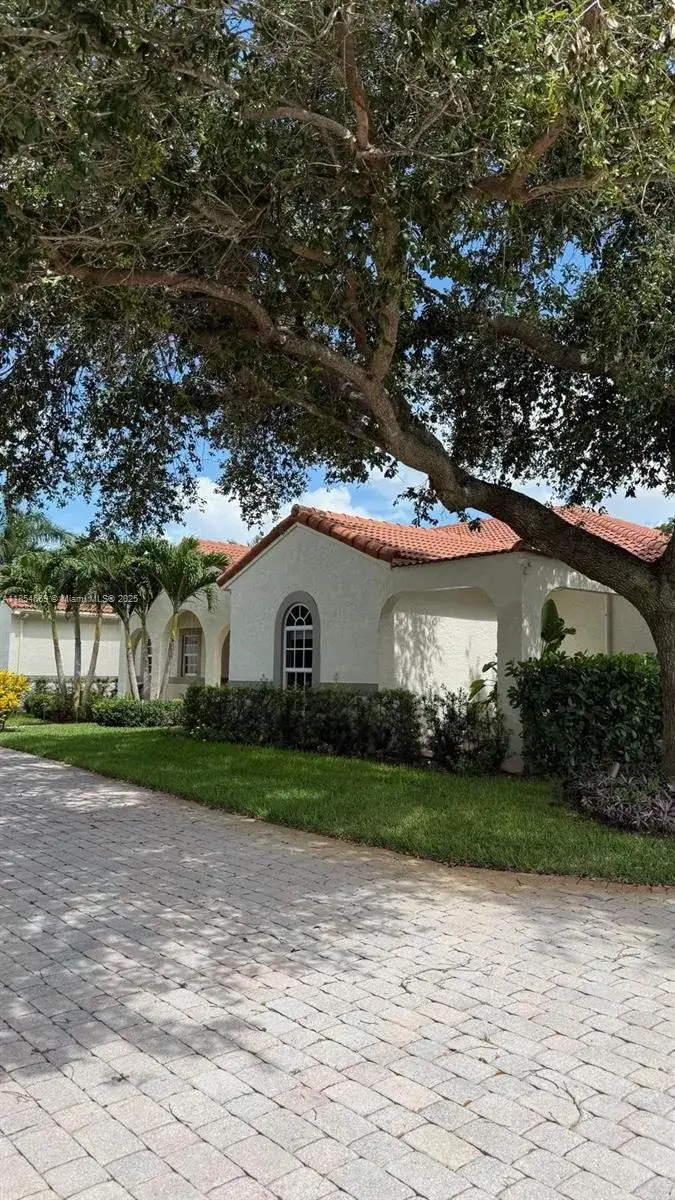 5 bedroom 2 bath Residential Lease for rent at 6739 Skyline Dr # 0, Delray Beach FL 33446