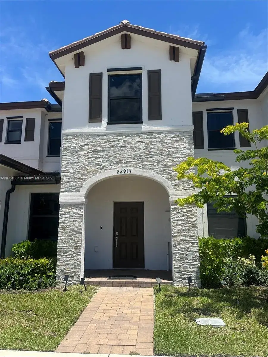 3 bedroom 2 bath Residential for sale at 22913 SW 99th Ave, Cutler Bay FL 33190