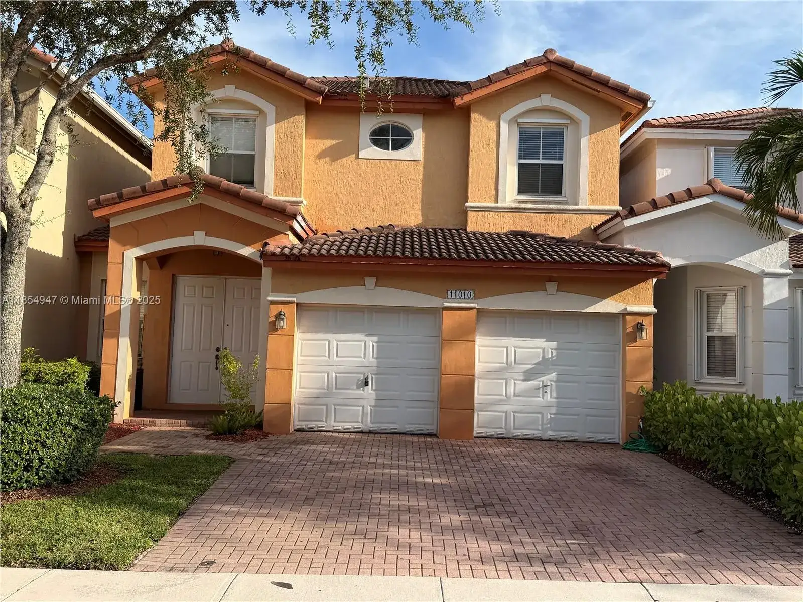 3 bedroom 3 bath Residential for sale at 11010 NW 87th St, Doral FL 33178
