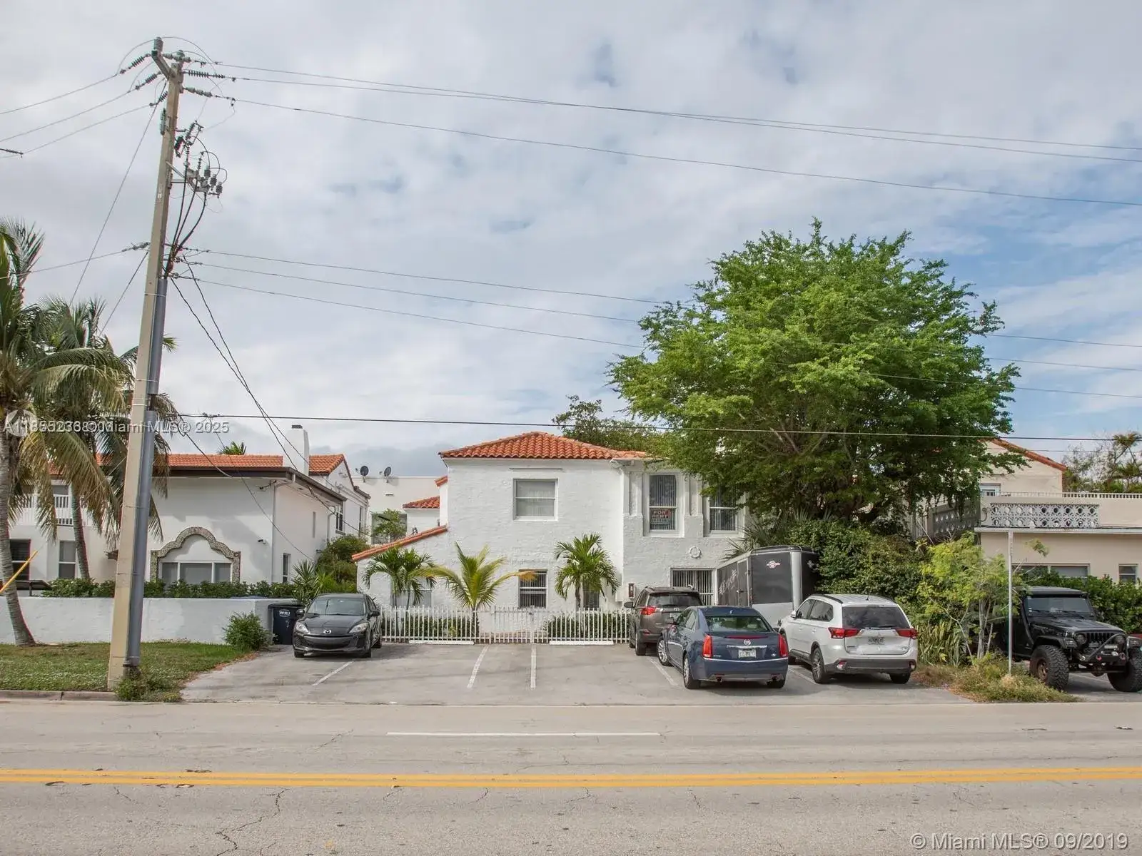 Residential Income for sale at 2816 Pine Tree Dr, Miami Beach FL 33140