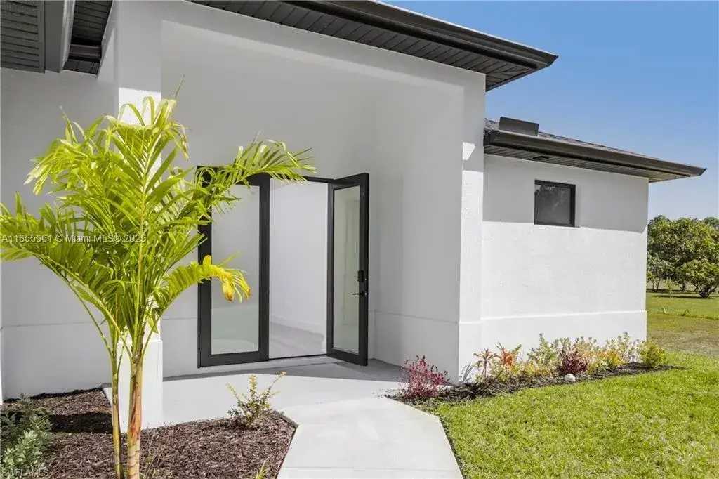 3 bedroom 2 bath Residential for sale at 829 Gillian Ave, Lehigh Acres FL 33974