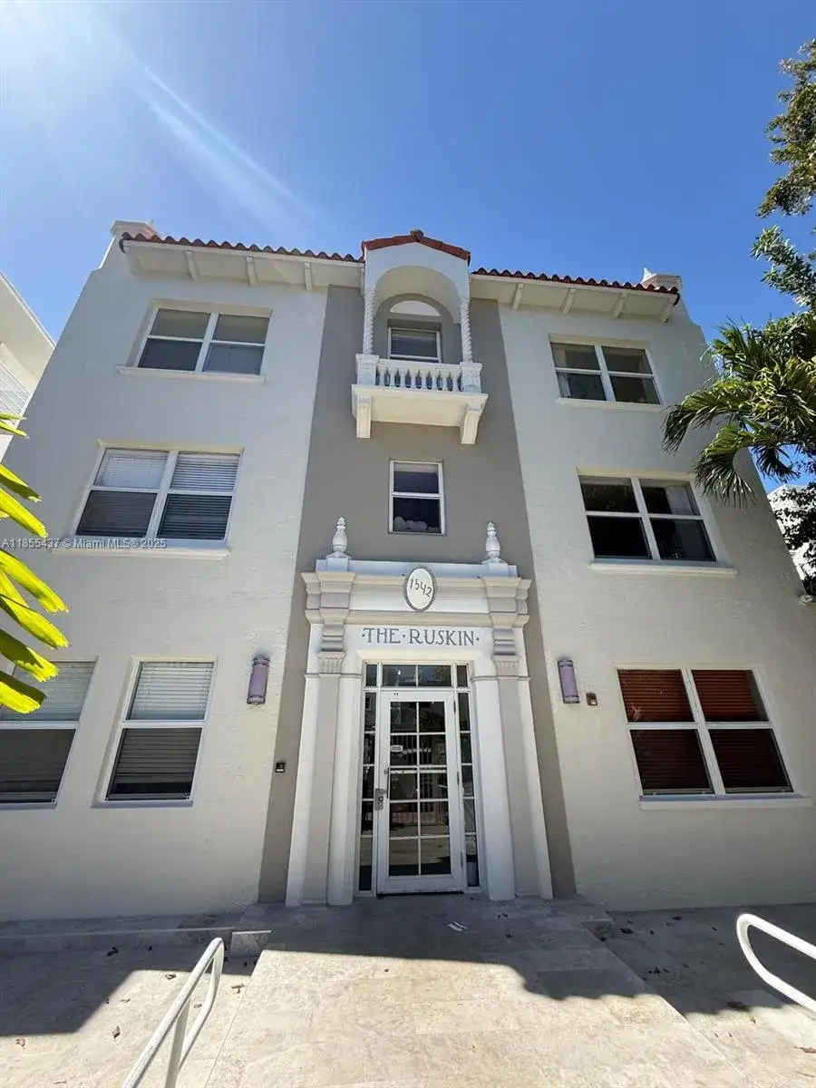 1 bedroom 1 bath Residential for sale at 1542 Drexel Ave # 301, Miami Beach FL 33139