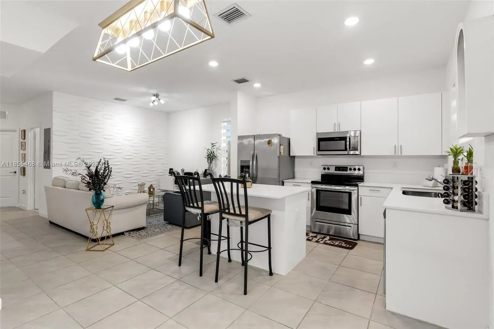 3 bedroom 3 bath Residential for sale at 13315 SW 285th St, Homestead FL 33033