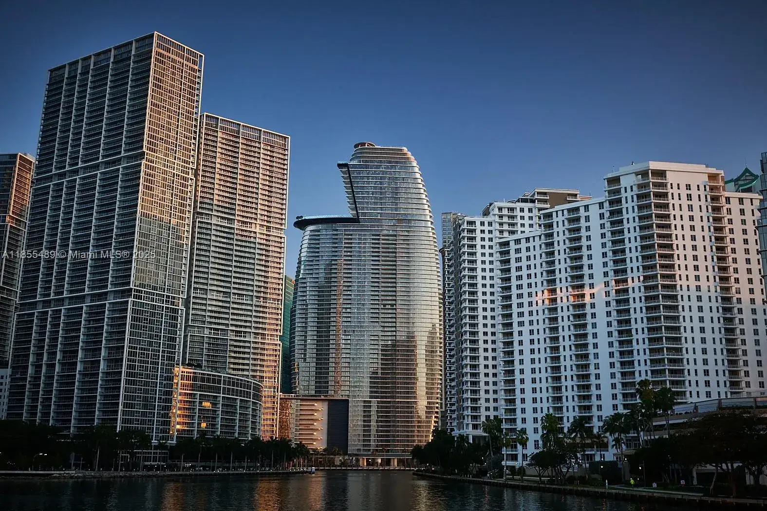 2 bedroom 2 bath Residential Lease for rent at 300 Biscayne Blvd Way # 2706, Miami FL 33131
