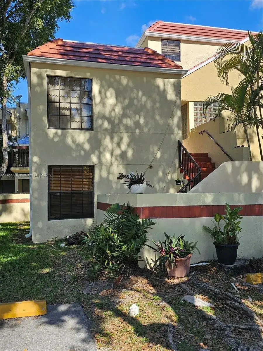 2 bedroom 2 bath Residential for sale at 13063 SW 88th Ter S # B, Miami FL 33186