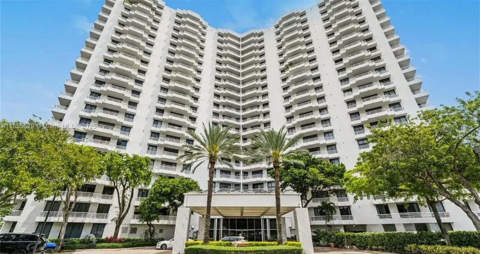 2 bedroom 2 bath Residential for sale at 3300 NE 192nd St # 214, Aventura FL 33180