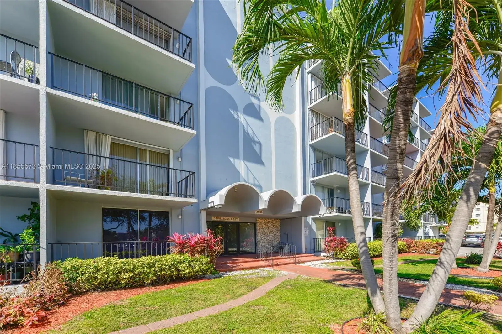 2 bedroom 2 bath Residential for sale at 12500 NE 15th Ave # 605, North Miami FL 33161