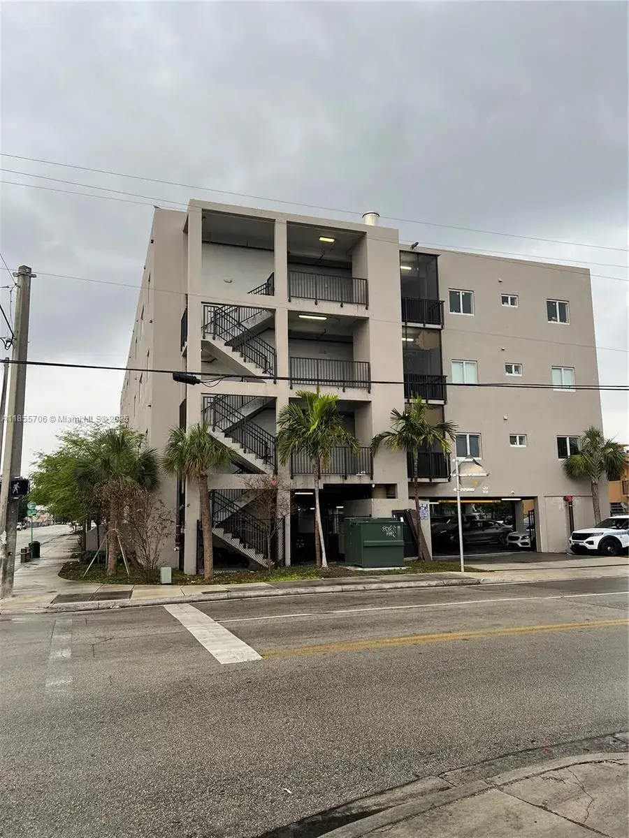 3 bedroom 2 bath Residential Lease for rent at 2311 NW 22nd Ave # 303, Miami FL 33142