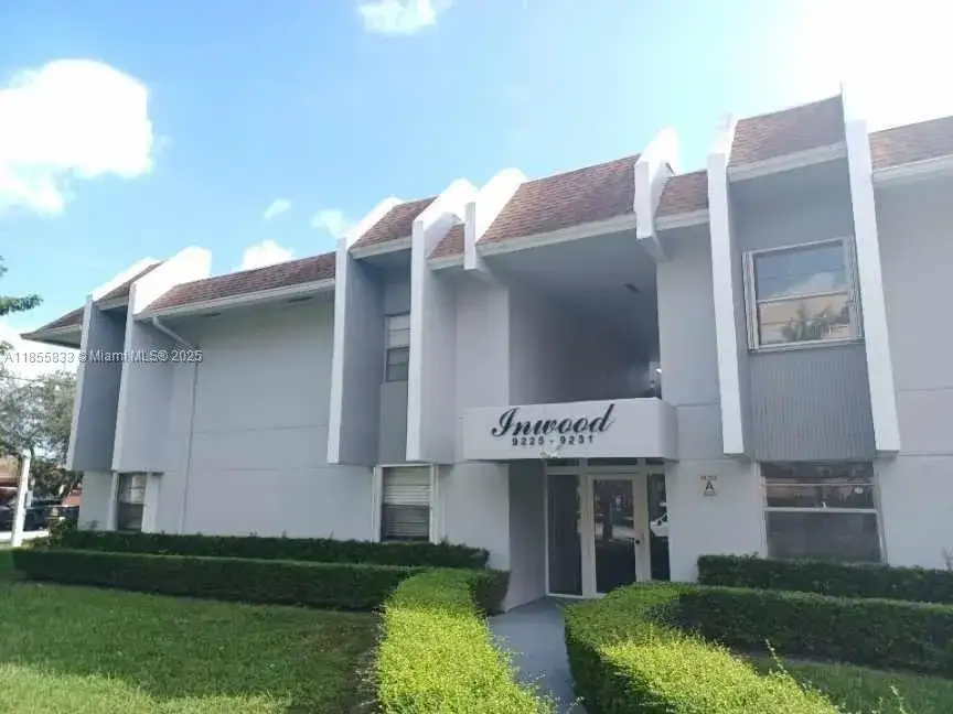 2 bedroom 2 bath Residential for sale at 9225 SW 87th Ave # A3, Miami FL 33176