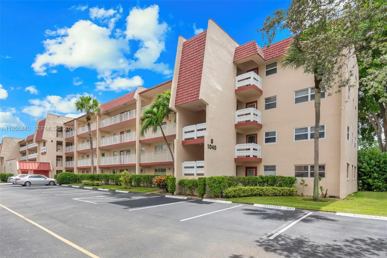 2 bedroom 2 bath Residential for sale at 1040 Country Club Dr # 309, Margate FL 33063