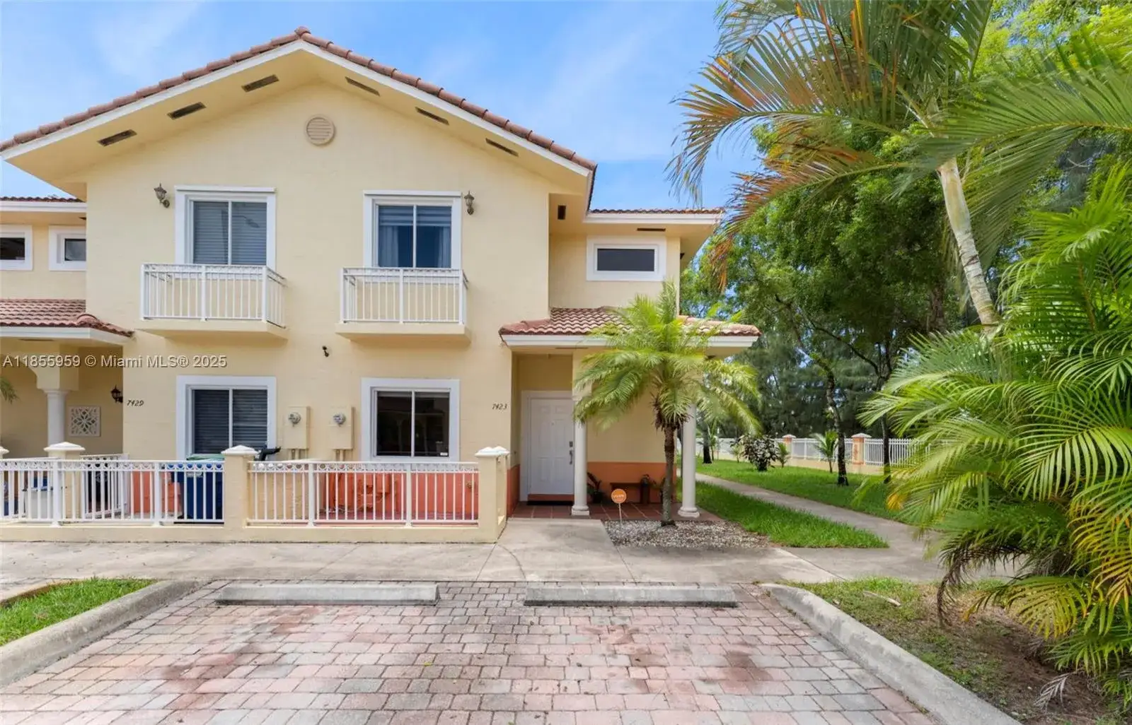 2 bedroom 2 bath Residential for sale at 7423 NW 182nd St, Hialeah FL 33015