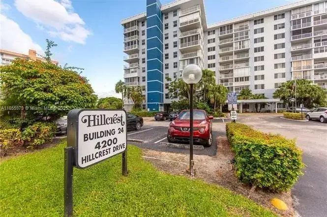 2 bedroom 2 bath Residential Lease for rent at 4200 Hillcrest Dr # 800, Hollywood FL 33021