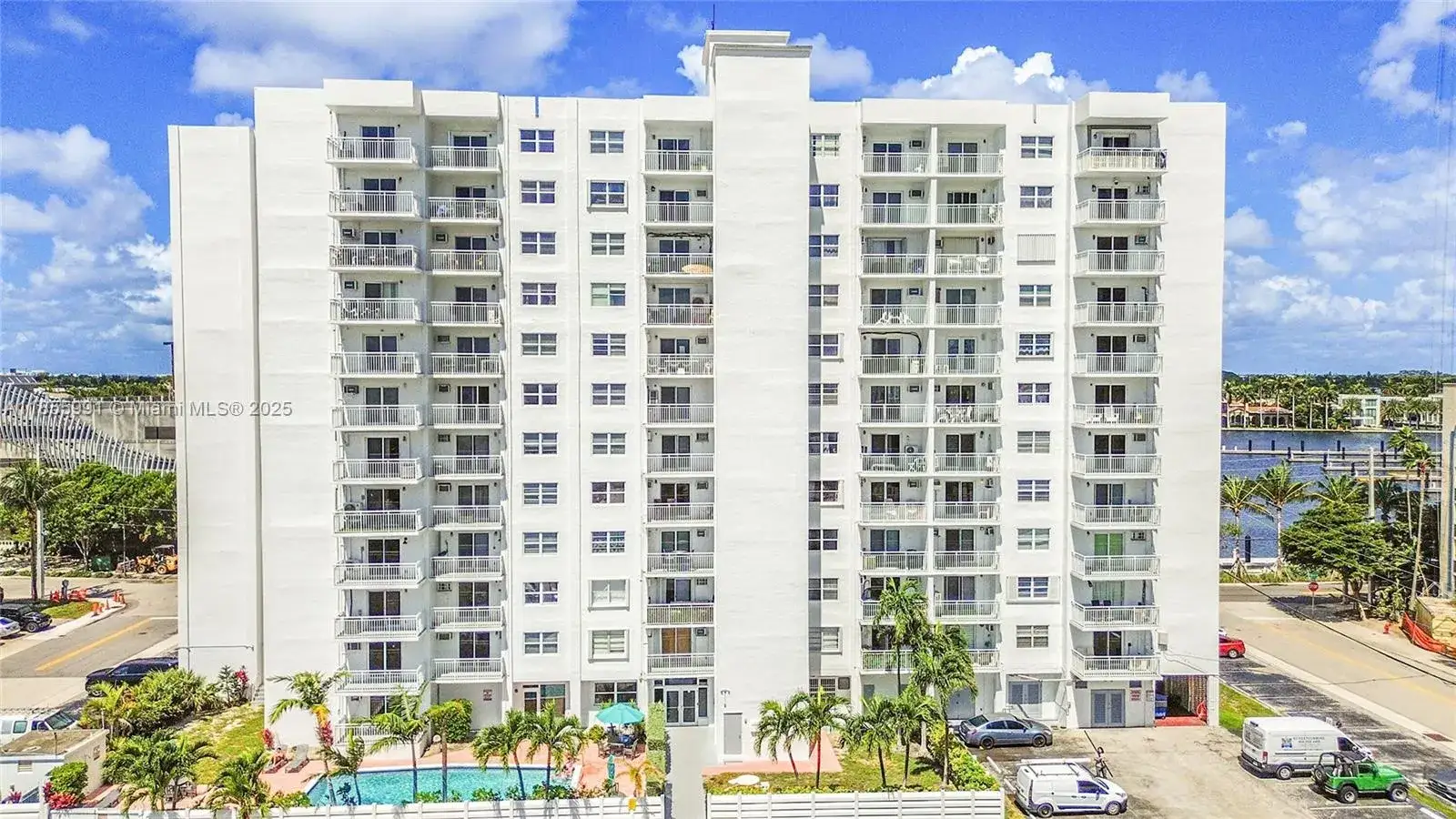 2 bedroom 1 bath Residential Lease for rent at 200 S Birch Rd # 208, Fort Lauderdale FL 33316