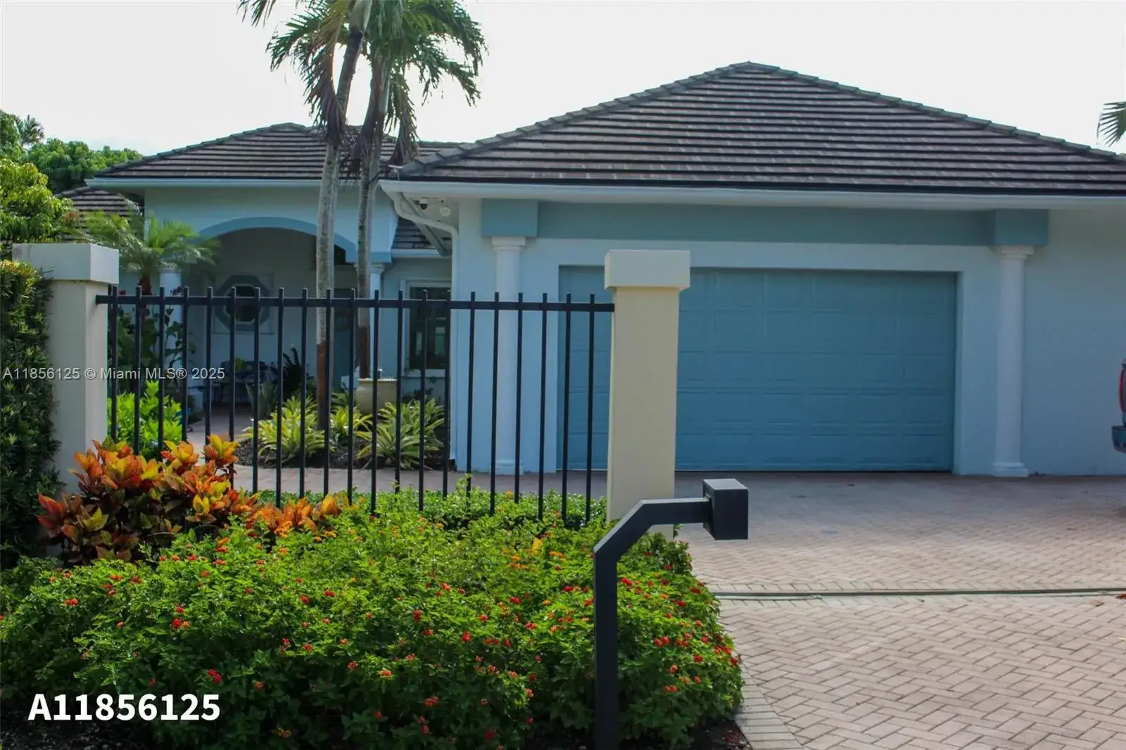 4 bedroom 4 bath Residential for sale at 15255 SW 80th Ave, Palmetto Bay FL 33157
