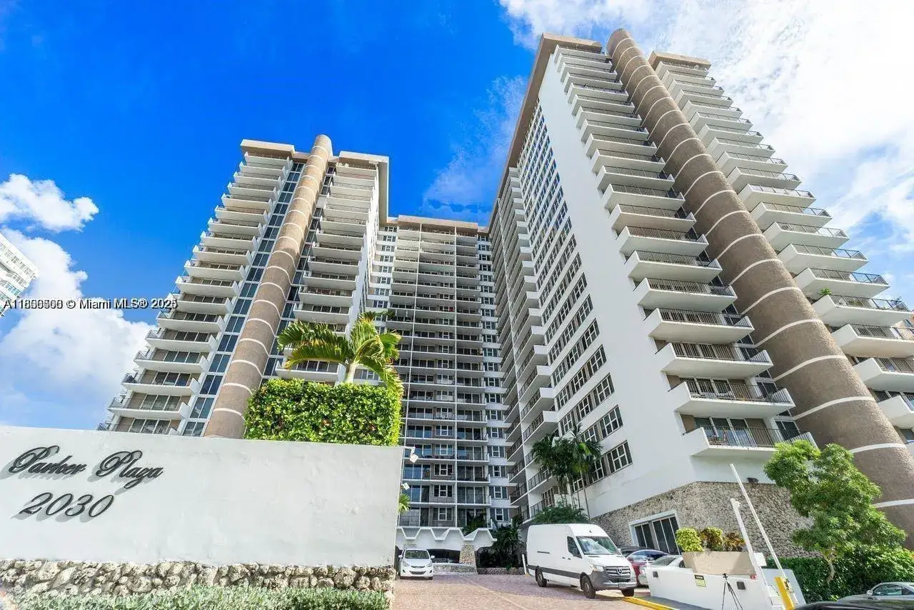 1 bedroom 1 bath Residential for sale at 2030 S Ocean Dr # 516, Hallandale Beach FL 33009