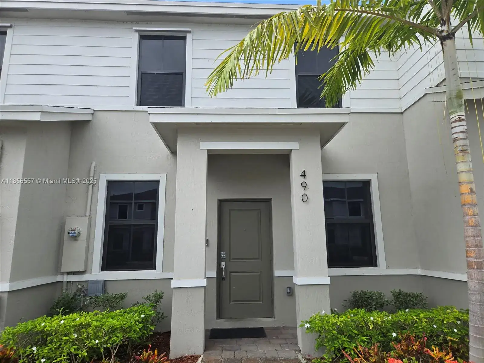 3 bedroom 2 bath Residential for sale at 490 NE 12th St, Florida City FL 33034