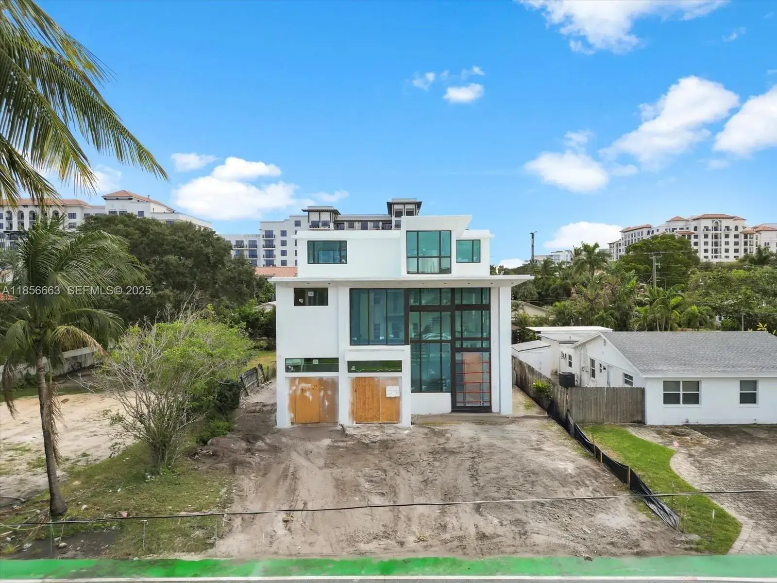 5 bedroom 6 bath Residential for sale at 310 NE 2nd St, Boca Raton FL 33432