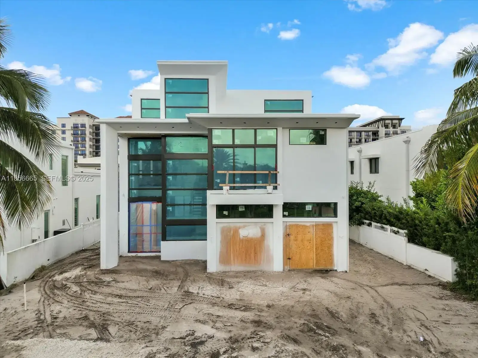 5 bedroom 6 bath Residential for sale at 344 NE 2nd St, Boca Raton FL 33432