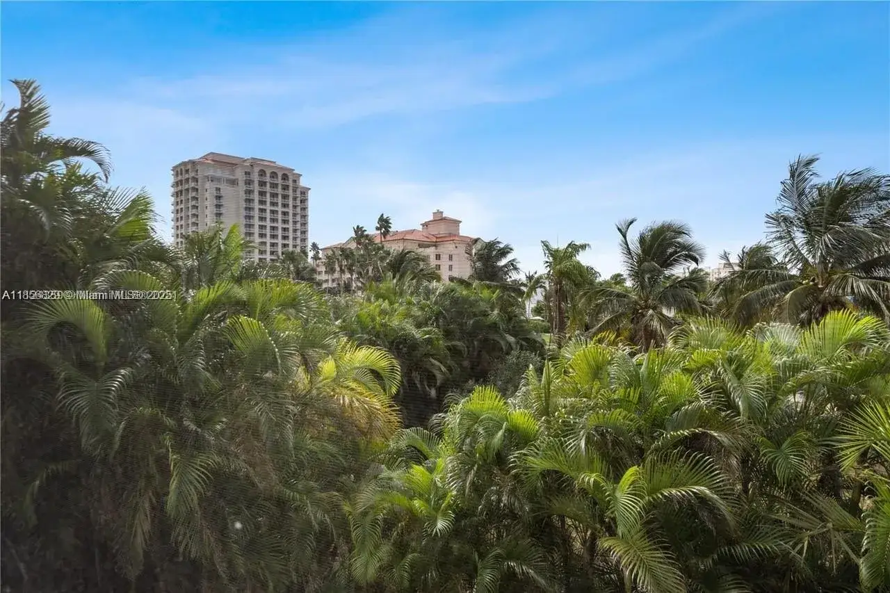 2 bedroom 2 bath Residential for sale at 20335 W Country Club Dr # 209, Aventura FL 33180