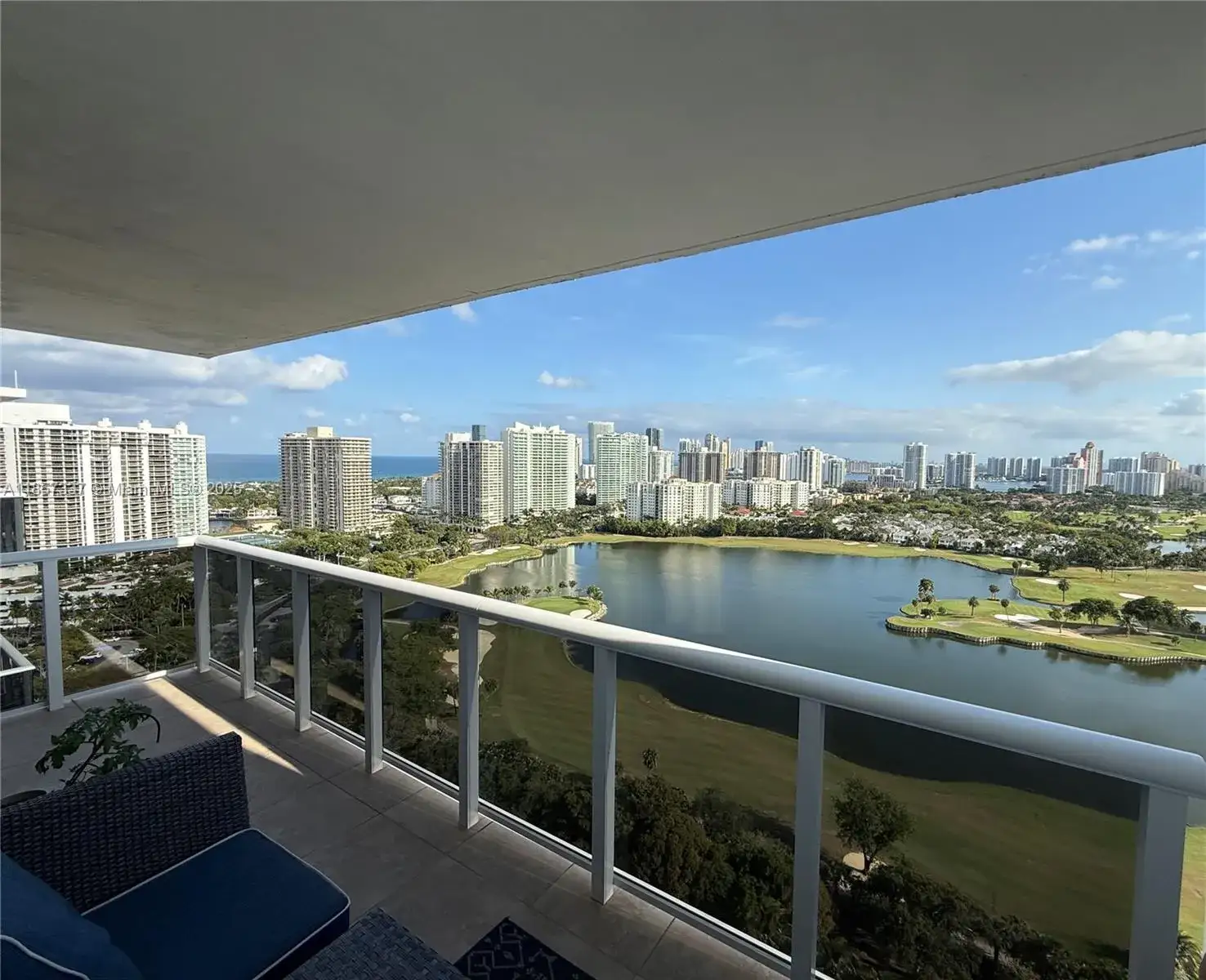 1 bedroom 1 bath Residential for sale at 3625 N Country Club Dr, Aventura FL 33180
