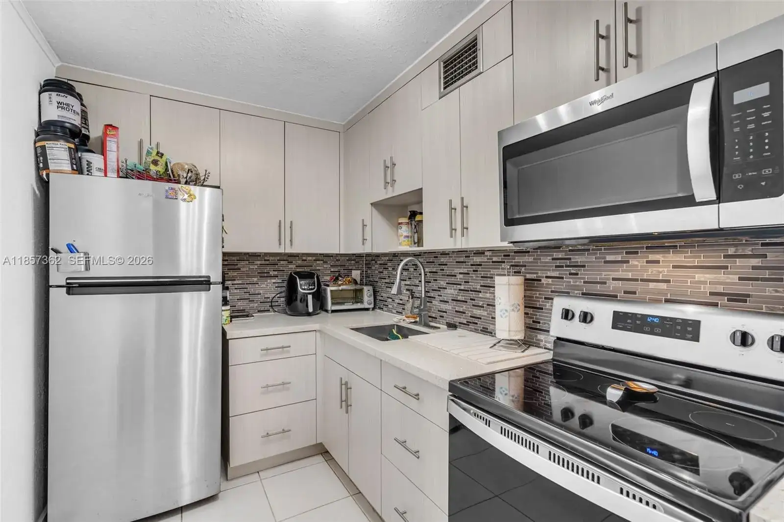 2 bedroom 2 bath Residential for sale at 8501 NW 8th St # 105, Miami FL 33126
