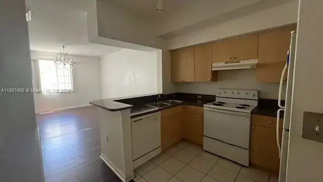 1 bedroom 1 bath Residential for sale at 2965 NE 185th St # 1508, Aventura FL 33180