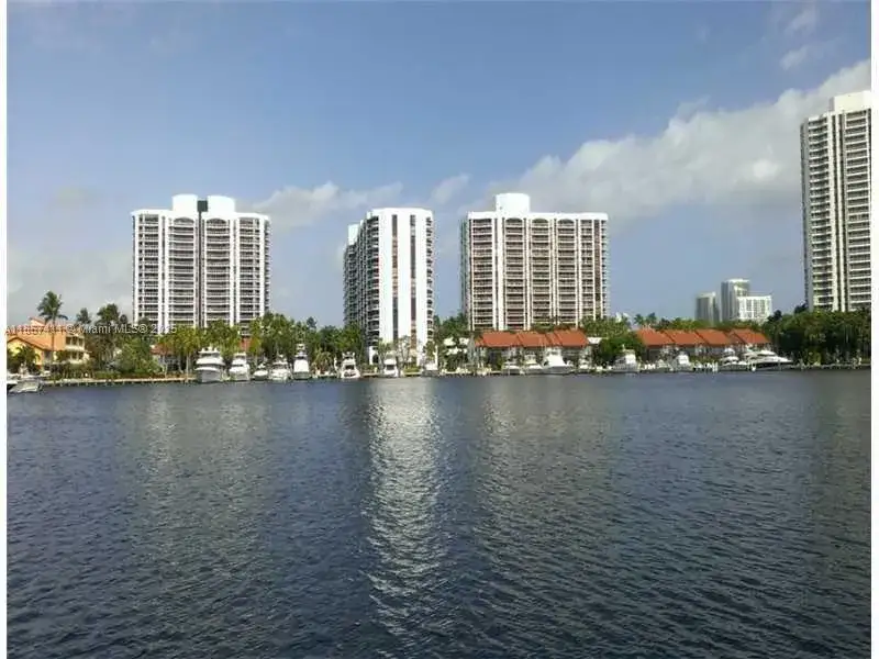 3 bedroom 2 bath Residential for sale at 3600 YACHT CLUB DR # 1503, Aventura FL 33180