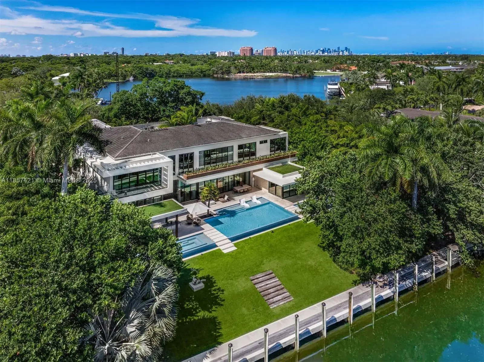 8 bedroom 8 bath Residential for sale at 540 Leucadendra Dr, Coral Gables FL 33156