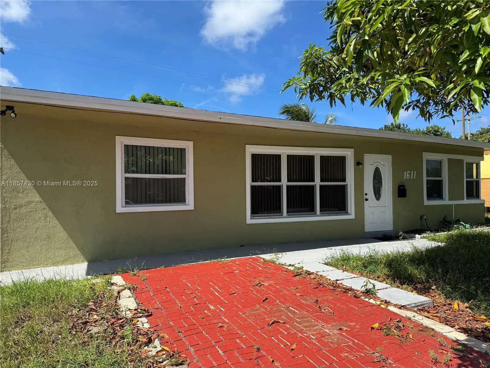 3 bedroom 2 bath Residential for sale at 1611 NE 32nd Pl, Pompano Beach FL 33064