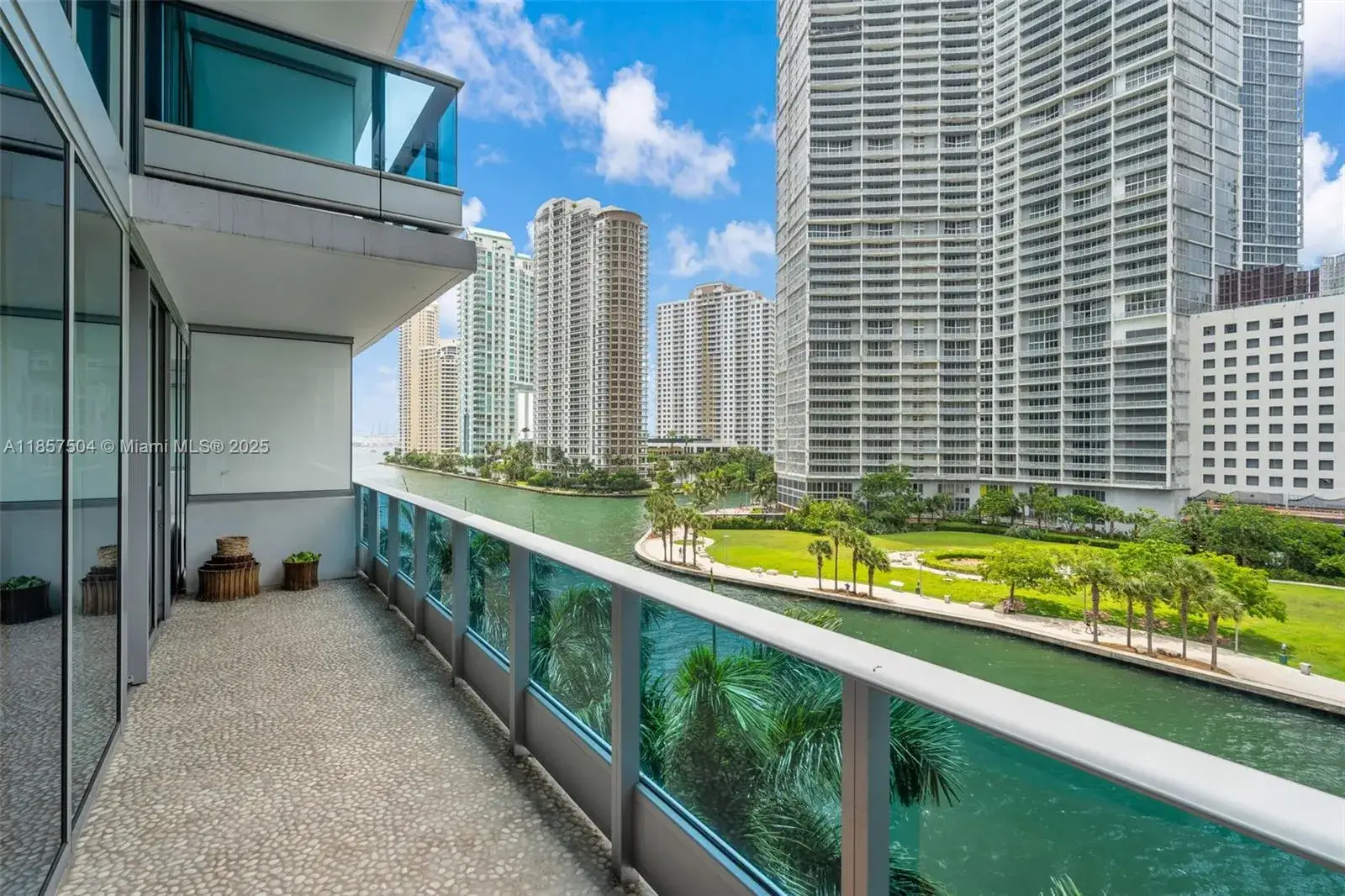 2 bedroom 2 bath Residential for sale at 200 Biscayne Boulevard Way # 506, Miami FL 33131